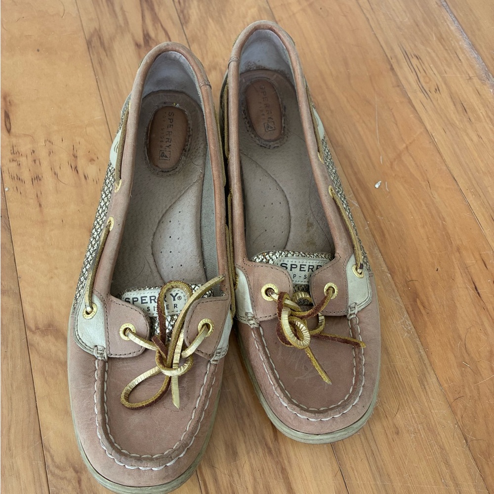 Sperry Two-Tone Mauve and Cream Boat Shoes with Gold Eyelets